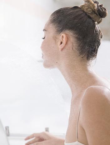 Une personne recevant des soins